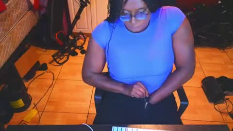 Snapshot of naomifux chatting on May 5, 6:54 am Naomi online show from May 5, 6:54 am