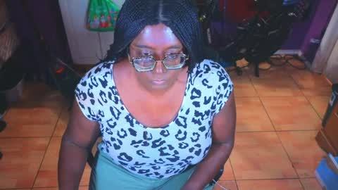 Snapshot of naomifux chatting on May 11, 8:06 pm Naomi online show from May 11, 8:06 pm