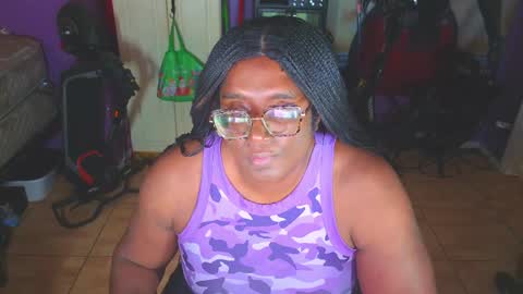 Snapshot of naomifux chatting on May 15, 1:51 pm Naomi online show from May 15, 1:51 pm