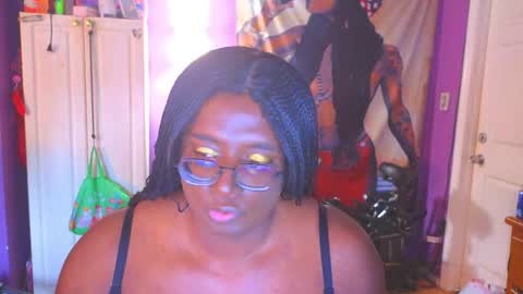 Snapshot of naomifux chatting on May 28, 7:00 pm Naomi online show from May 28, 7:00 pm