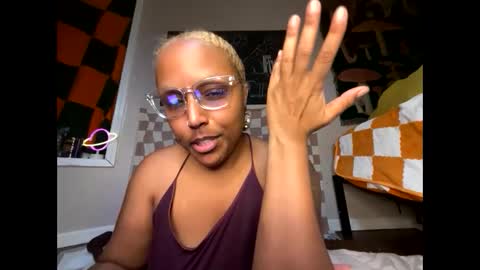 Naomigiirl6 online show from December 14, 1:39 am