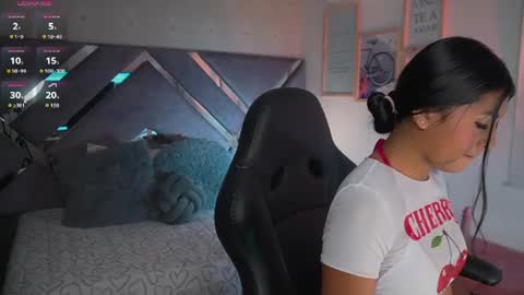 Snapshot of naomigray__ chatting on July 8, 11:04 am Naomi-Gray online show from July 8, 11:04 am