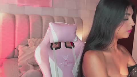 Snapshot of naomigray__ chatting on July 11, 7:16 pm Naomi-Gray online show from July 11, 7:16 pm