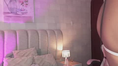 Snapshot of naomigray__ chatting on July 15, 6:46 pm Naomi-Gray online show from July 15, 6:46 pm