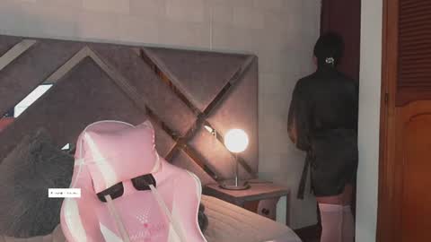 Snapshot of naomigray__ chatting on July 27, 6:59 pm Naomi-Gray online show from July 27, 6:59 pm