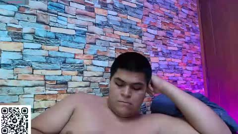 Snapshot of naomii_campbelll chatting on May 17, 8:27 pm Naomi Campbel online show from May 17, 8:27 pm