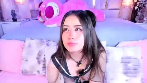 Snapshot of naomii_star chatting on June 17, 5:43 am online show from June 17, 5:43 am