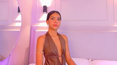 Snapshot of naomiklarc chatting on November 13, 3:49 am Naomi Klarc online show from November 13, 3:49 am