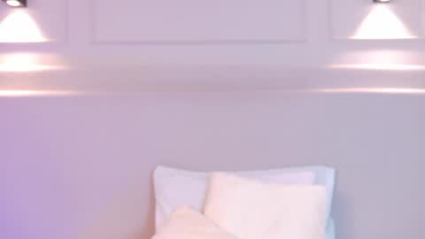 Naomi Klarc online show from June 4, 12:33 pm