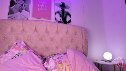 Snapshot of naomikross chatting on January 17, 6:44 pm Naomi online show from January 17, 6:44 pm