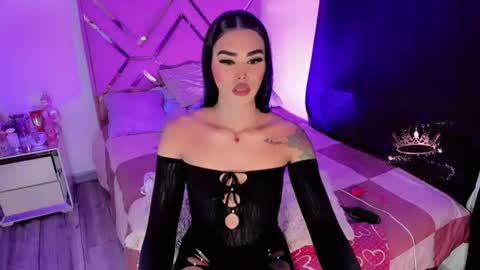 Snapshot of naomisaenz01 chatting on July 17, 7:52 pm naomisaenz01 online show from July 17, 7:52 pm