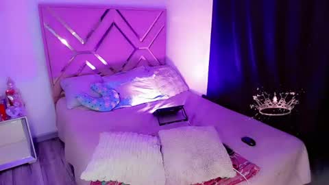 Snapshot of naomisaenz01 chatting on July 28, 11:17 am naomisaenz01 online show from July 28, 11:17 am