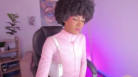 Snapshot of naomisaenz_ chatting on July 15, 2:50 am N A O M I online show from July 15, 2:50 am