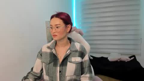Snapshot of naomy_hot04 chatting on July 5, 3:23 am naomy online show from July 5, 3:23 am