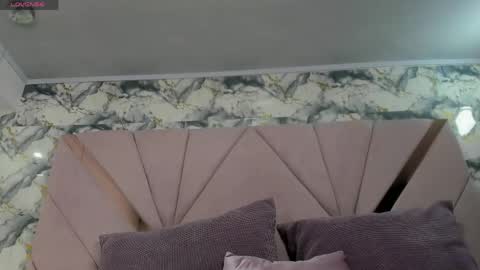 Snapshot of naomy_sexy_ chatting on April 24, 11:56 am Naomy online show from April 24, 11:56 am