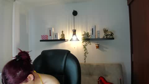 Snapshot of naomy_stanley chatting on June 21, 9:50 pm Naomy Stanley online show from June 21, 9:50 pm
