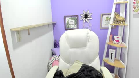 Snapshot of naomy_stanley chatting on July 11, 12:57 am Naomy Stanley online show from July 11, 12:57 am