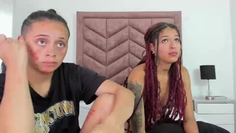 Snapshot of naomyanddany chatting on January 21, 11:24 pm NaomyAndDany online show from January 21, 11:24 pm