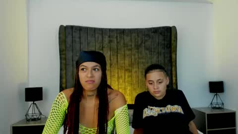 Snapshot of naomyanddany chatting on March 7, 3:19 am NaomyAndDany online show from March 7, 3:19 am