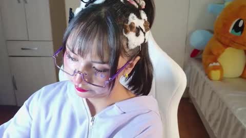 Naree online show from March 8, 5:28 pm