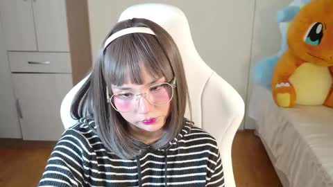 Snapshot of naree_masaki chatting on May 6, 1:27 pm Naree online show from May 6, 1:27 pm