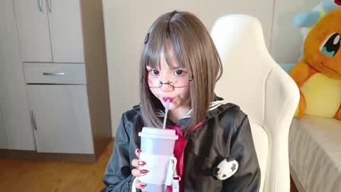 Snapshot of naree_masaki chatting on June 1, 9:11 am Naree online show from June 1, 9:11 am