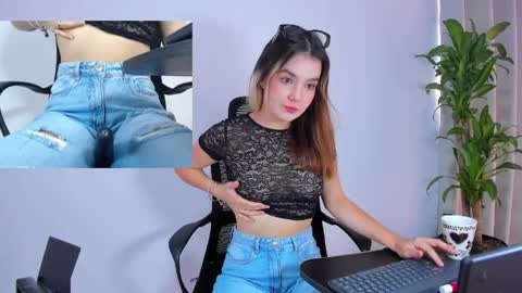 Nashly Fontana online show from June 5, 1:28 pm