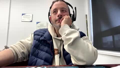 nassobout online show from April 15, 9:48 pm