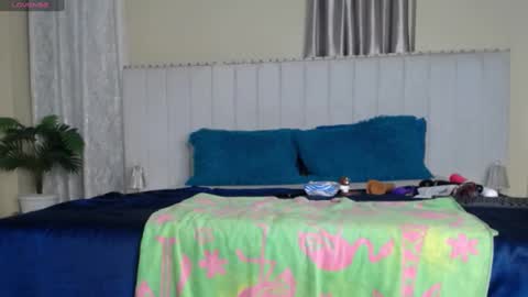 Snapshot of nassythebody chatting on December 9, 10:11 am NASSY online show from December 9, 10:11 am