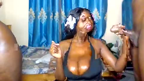 Snapshot of nastykingqueen chatting on July 25, 1:30 pm nastykingqueen online show from July 25, 1:30 pm