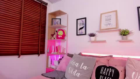 Snapshot of nata_villalobos chatting on June 4, 1:33 am nata_villalobos online show from June 4, 1:33 am