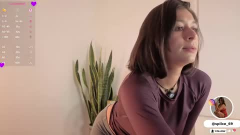 Snapshot of natalia_andrea_2804 chatting on May 7, 11:21 pm natalia andrea online show from May 7, 11:21 pm
