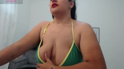 Nathalia online show from October 28, 6:43 pm