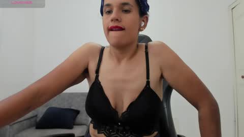 Snapshot of natalia_curvy1 chatting on May 19, 6:25 pm Nathalia online show from May 19, 6:25 pm