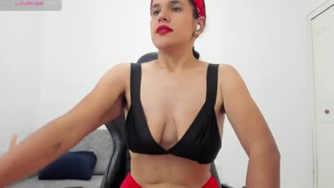 Snapshot of natalia_curvy1 chatting on May 22, 6:02 pm Nathalia online show from May 22, 6:02 pm