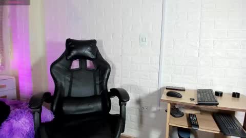 Snapshot of natalia_kiss01 chatting on February 6, 11:46 am Natalia Kiss online show from February 6, 11:46 am