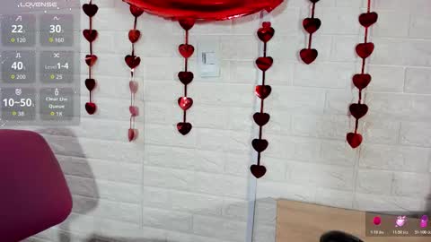 Snapshot of natalia_kiss01 chatting on February 11, 11:37 am Natalia Kiss online show from February 11, 11:37 am