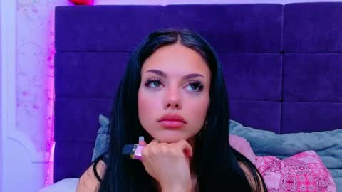 nataliacroft online show from April 13, 2:33 pm
