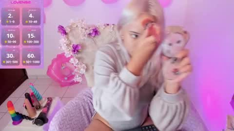 Nataliua Henao online show from November 15, 5:31 pm