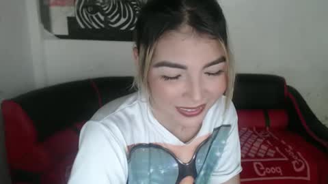 Snapshot of nataliaqueenve chatting on December 20, 6:56 pm Natalia online show from December 20, 6:56 pm