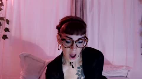 Snapshot of natalie6vmu chatting on February 1, 5:17 am Natalie Six online show from February 1, 5:17 am