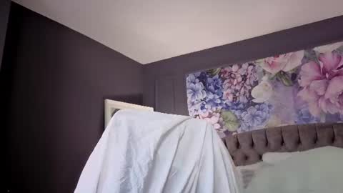 Snapshot of natalie_bitton chatting on June 12, 10:58 am Natalie online show from June 12, 10:58 am