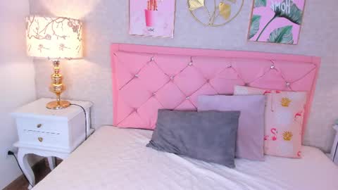 Snapshot of natalie_fox__ chatting on June 20, 11:24 am Naty online show from June 20, 11:24 am