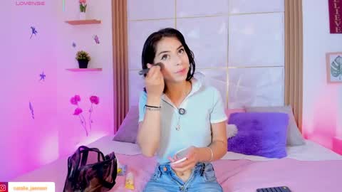 Snapshot of natalie_jaensen chatting on May 12, 9:01 pm online show from May 12, 9:01 pm