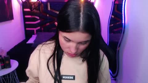 Snapshot of natalie_loffreda chatting on May 6, 8:47 pm natalie online show from May 6, 8:47 pm