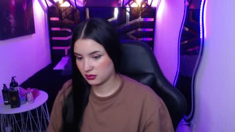 Snapshot of natalie_loffreda chatting on May 8, 8:47 pm natalie online show from May 8, 8:47 pm