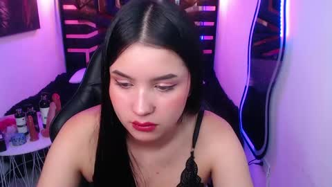 Snapshot of natalie_loffreda chatting on May 15, 12:06 am natalie online show from May 15, 12:06 am