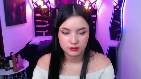 Snapshot of natalie_loffreda chatting on May 16, 7:34 pm natalie online show from May 16, 7:34 pm