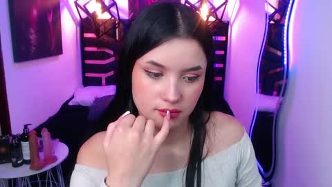 Snapshot of natalie_loffreda chatting on May 16, 7:56 pm natalie online show from May 16, 7:56 pm