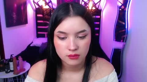 Snapshot of natalie_loffreda chatting on May 16, 8:18 pm natalie online show from May 16, 8:18 pm